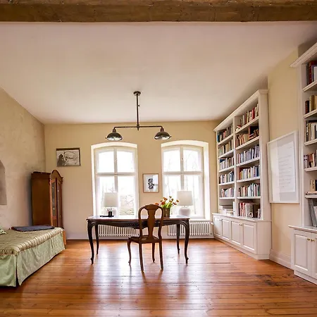 Gutshaus Penzlin Semesterbostad Meyenburg (Prignitz)
